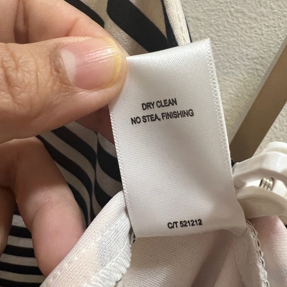 Just Taylor black & white striped pink & yellow floral dress size 6 - Picture 9 of 10